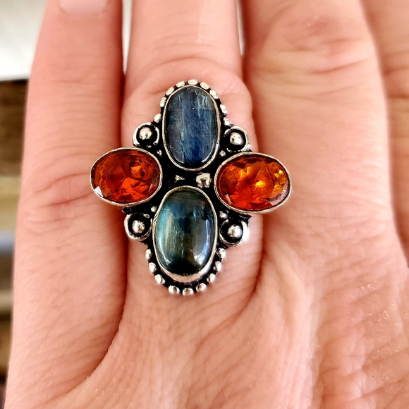 ***Sale*** New Kyanite & Garnet 925 Silver Ring. - Picture 5 of 8